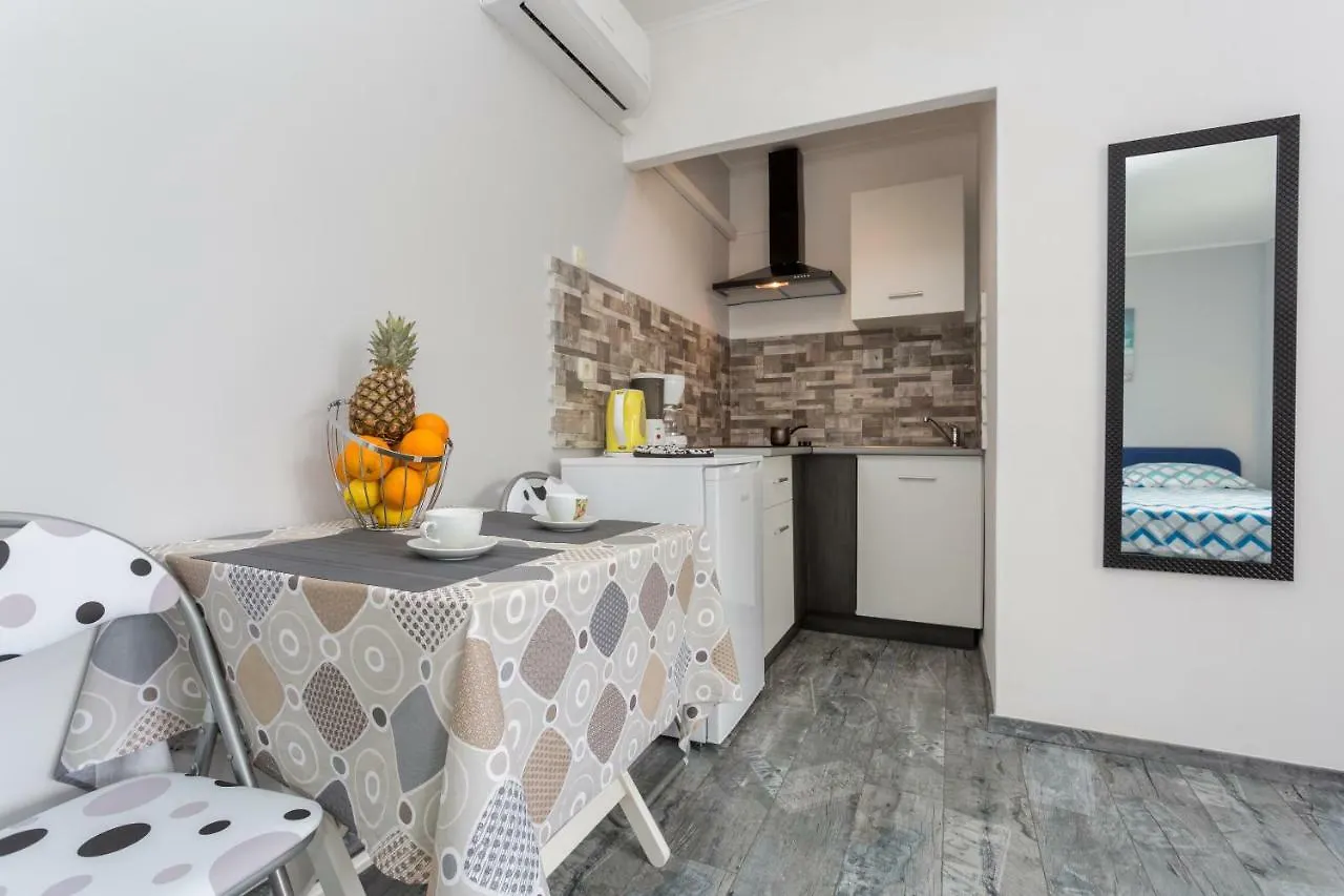 Studio Apartments Gilda Baška
