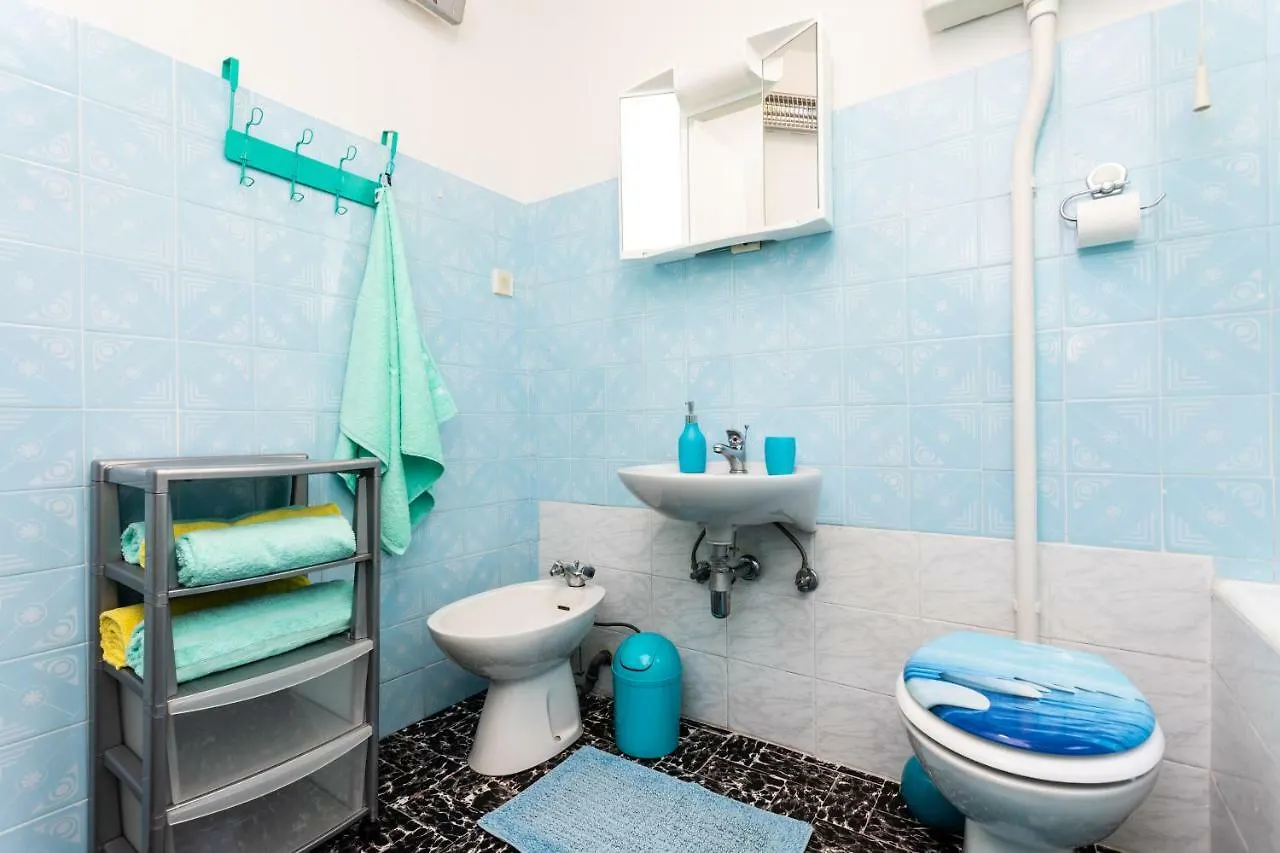 Studio Apartments Gilda Baška 3*,  Croácia